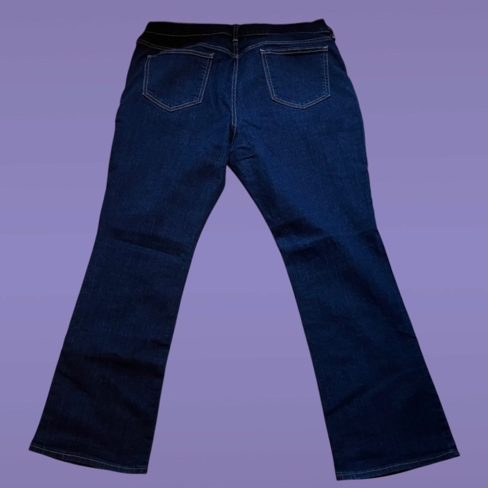 NWOT-Old Navy Women’s Dark Blue Flared Jeans-Size 14 Short - Picture 2 of 10